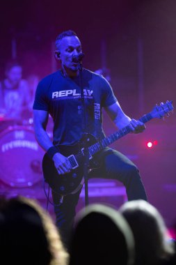 Tremonti, Royal Oak Music Theater 'da sahne alıyor. Royal Oak, Michigan, 03-06-2022' de Daughtry için özel konuk olarak.