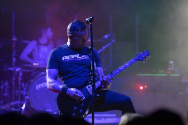 Tremonti, Royal Oak Music Theater 'da sahne alıyor. Royal Oak, Michigan, 03-06-2022' de Daughtry için özel konuk olarak.