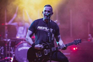 Tremonti, Royal Oak Music Theater 'da sahne alıyor. Royal Oak, Michigan, 03-06-2022' de Daughtry için özel konuk olarak.