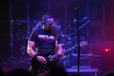 Tremonti, Royal Oak Music Theater 'da sahne alıyor. Royal Oak, Michigan, 03-06-2022' de Daughtry için özel konuk olarak.