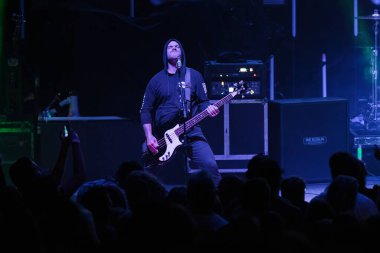 Tremonti, Royal Oak Music Theater 'da sahne alıyor. Royal Oak, Michigan, 03-06-2022' de Daughtry için özel konuk olarak.