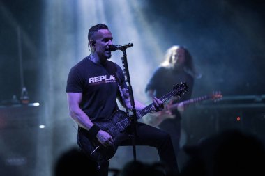 Tremonti, Royal Oak Music Theater 'da sahne alıyor. Royal Oak, Michigan, 03-06-2022' de Daughtry için özel konuk olarak.