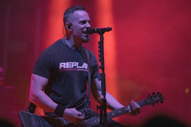 Tremonti, Royal Oak Music Theater 'da sahne alıyor. Royal Oak, Michigan, 03-06-2022' de Daughtry için özel konuk olarak.