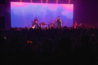 Papa Roach, Detroit, Michigan 'daki Fillmore' da 3-17-2022 'de özel konuklar Hollywood Zombi ve Kötü Kurtlar' la sahne alacak.