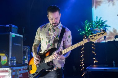 Hollywood Zombileri, 3-17-2022 'de Papa Roach ve Bad Wolves' a özel konuk olarak Fillmore Detroit 'te sahne alacak.