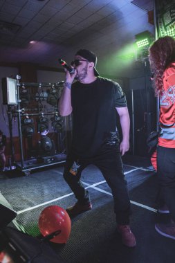 Redd 23 Nisan 2022 'de Livonia, Michigan' daki Astronomicon 5 'te sahne almaktadır.