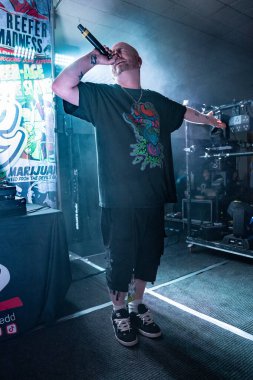 Insane E, 23 Nisan 2022 'de Livonia, Michigan' daki Astronomicon 5 'te sahne almaktadır.