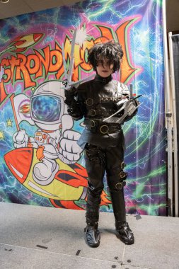 Astronomi 5, 23 Nisan 2022 'de Livonia, Michigan' daki Burton Malikanesi 'nde.