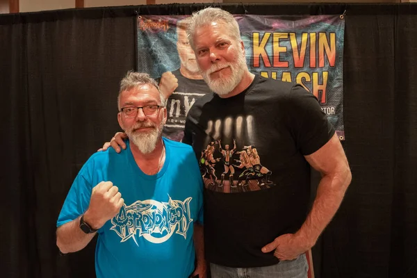 Astronomi 5, 23 Nisan 2022 'de Livonia, Michigan' daki Burton Malikanesi 'nde.