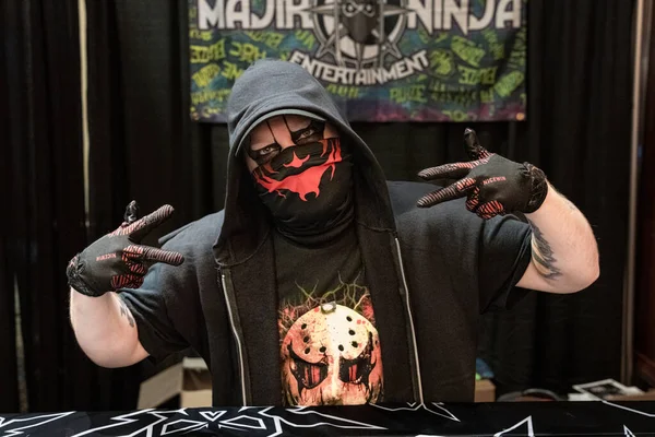 Astronomi 5, 23 Nisan 2022 'de Livonia, Michigan' daki Burton Malikanesi 'nde.