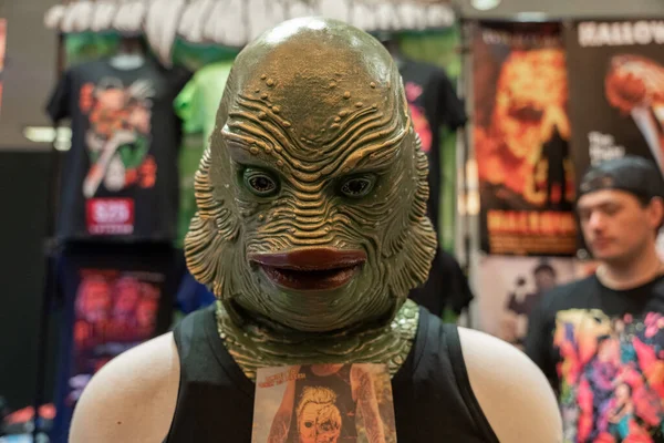 Astronomi 5, 23 Nisan 2022 'de Livonia, Michigan' daki Burton Malikanesi 'nde.