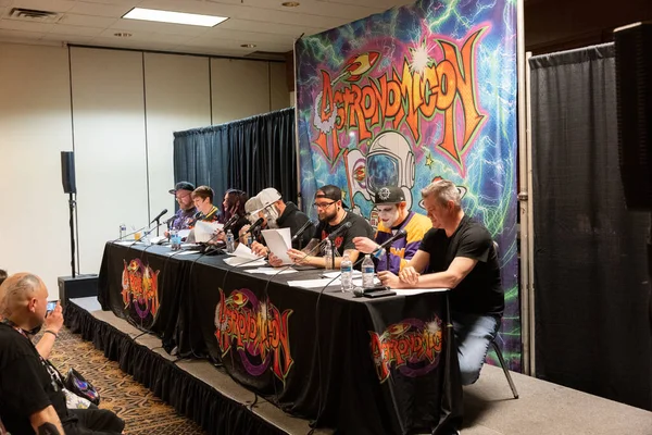 Astronomi 5, 23 Nisan 2022 'de Livonia, Michigan' daki Burton Malikanesi 'nde.