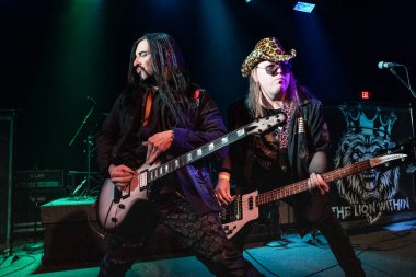 Lion Within Detroit, Michigan 'daki Diesel Concert Theater' da 4-29-2022 'de canlı performans sergiliyor.