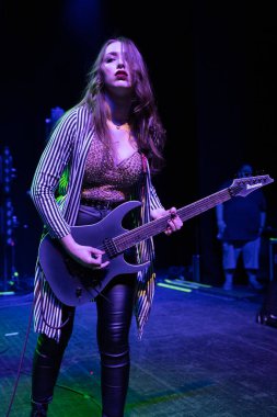 Plush, Detroit, Michigan 'daki Fillmore' da canlı performans sergiliyor.