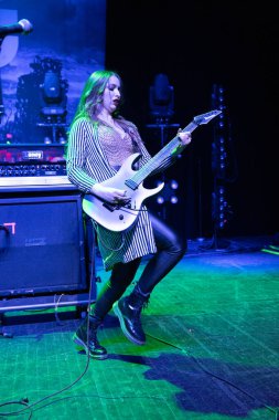 Plush, Detroit, Michigan 'daki Fillmore' da canlı performans sergiliyor.