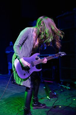 Plush, Detroit, Michigan 'daki Fillmore' da canlı performans sergiliyor.