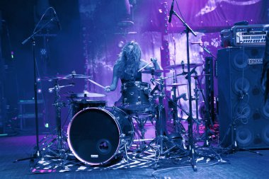 Plush, Detroit, Michigan 'daki Fillmore' da canlı performans sergiliyor.