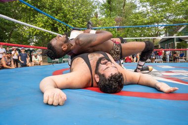 Lucha Libre Pro Güreş, 26 Haziran 2022 Michigan Taco Festivali 'nde canlı performans sergiliyor.