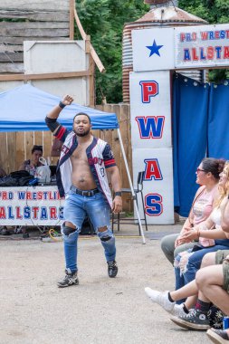 Lucha Libre Pro Wreslting, 26 Haziran 2022 'deki Michigan Taco Festivali' nde canlı performans sergiliyor.