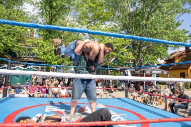 Lucha Libre Pro Wreslting, 26 Haziran 2022 'deki Michigan Taco Festivali' nde canlı performans sergiliyor.