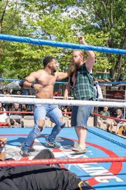 Lucha Libre Pro Wreslting, 26 Haziran 2022 'deki Michigan Taco Festivali' nde canlı performans sergiliyor.
