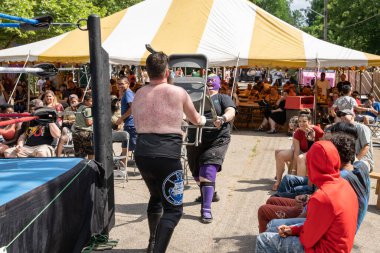 Lucha Libre Pro Wreslting, 26 Haziran 2022 'deki Michigan Taco Festivali' nde canlı performans sergiliyor.