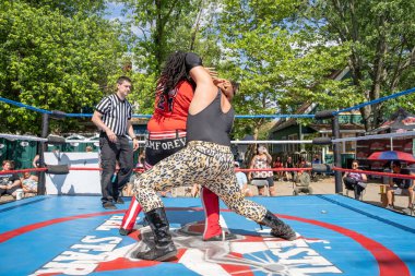 Lucha Libre Pro Wreslting, 26 Haziran 2022 'deki Michigan Taco Festivali' nde canlı performans sergiliyor.