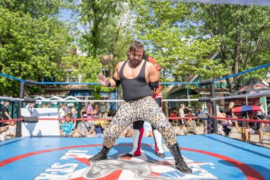 Lucha Libre Pro Wreslting, 26 Haziran 2022 'deki Michigan Taco Festivali' nde canlı performans sergiliyor.