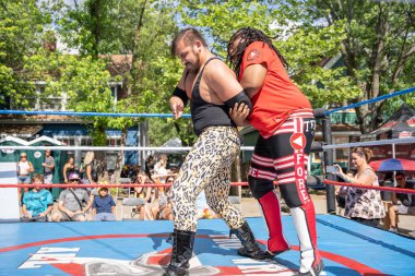 Lucha Libre Pro Wreslting, 26 Haziran 2022 'deki Michigan Taco Festivali' nde canlı performans sergiliyor.
