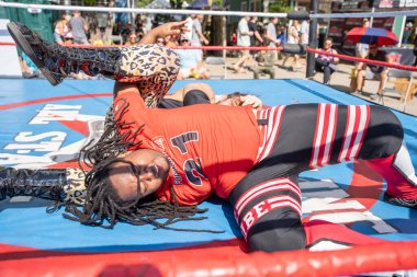 Lucha Libre Pro Wreslting, 26 Haziran 2022 'deki Michigan Taco Festivali' nde canlı performans sergiliyor.