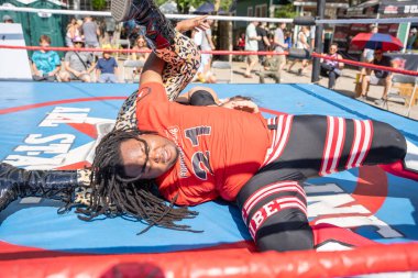 Lucha Libre Pro Wreslting, 26 Haziran 2022 'deki Michigan Taco Festivali' nde canlı performans sergiliyor.