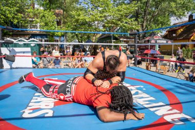 Lucha Libre Pro Wreslting, 26 Haziran 2022 'deki Michigan Taco Festivali' nde canlı performans sergiliyor.