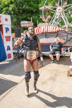 Lucha Libre Pro Wreslting, 26 Haziran 2022 'deki Michigan Taco Festivali' nde canlı performans sergiliyor.