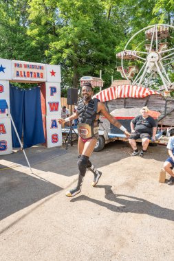Lucha Libre Pro Wreslting, 26 Haziran 2022 'deki Michigan Taco Festivali' nde canlı performans sergiliyor.