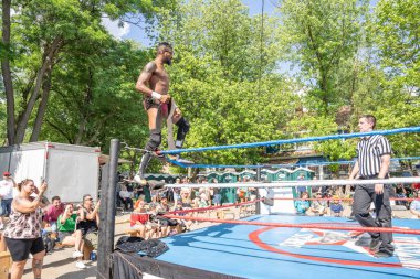 Lucha Libre Pro Wreslting, 26 Haziran 2022 'deki Michigan Taco Festivali' nde canlı performans sergiliyor.