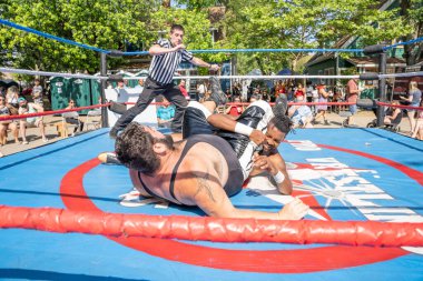 Lucha Libre Pro Wreslting, 26 Haziran 2022 'deki Michigan Taco Festivali' nde canlı performans sergiliyor.