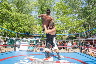 Lucha Libre Pro Wreslting, 26 Haziran 2022 'deki Michigan Taco Festivali' nde canlı performans sergiliyor.