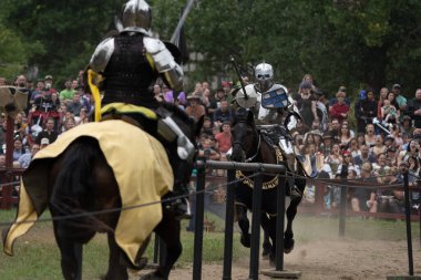 Michigan Rönesans Festivali, 5 Eylül 2022 'de Michigan, Holly' deki Viking İstilası