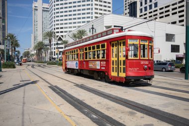New Orleans, Louisiana 'daki tarihi teleferikler 10-08-2022' de çalışıyor.