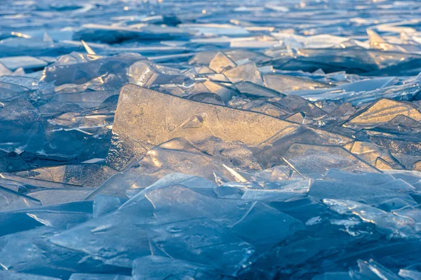 Baykal Gölü 'nün heyecan verici manzarası