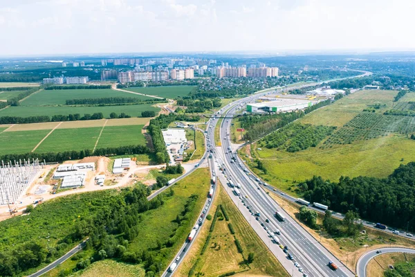 20 Nisan 2021, Moskova. Moskova Çevre Yolu 'nun en üst manzarası. 