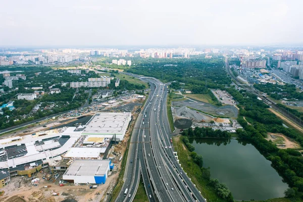 20 Nisan 2021, Moskova. Moskova Çevre Yolu 'nun en üst manzarası. 