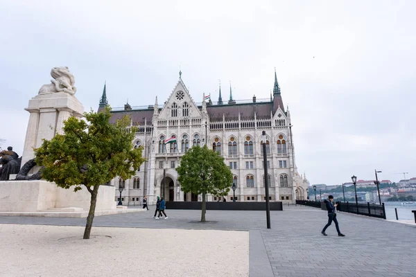 Budapeşte, Vergria. 10 Ekim 2021. Budapeşte 'deki parlamento binası.