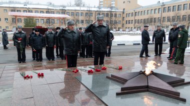 Moskova, Rusya - 12.02.2019: Rusya Federasyonu Ulusal Muhafız Teşkilatı Merkez Bölgesi Komutanı Orgeneral Igor Golloyev, Silah Kontrol Servisi çalışanlarını yıldönümleri için tebrik etti..