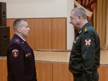 Moskova, Rusya - 13.02.2019: Rus Muhafızların Merkez Bölgesi karargahı, Afganistan 'daki Sovyet birliklerinin geri çekilmesinin 30. yıldönümünde asker ve çalışanları ve gazileri tebrik etti.