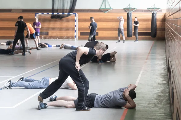 Moskova, Rusya - 30.05.2019: Moskova 'daki Zaitsev Özel Güvenlik Eğitim Merkezi' nde en iyi gözaltı gruplarının eğitici ve yöntembilimsel bir toplantısı düzenlendi.