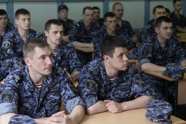 Moskova, Rusya - 30.05.2019: Moskova 'daki Zaitsev Özel Güvenlik Eğitim Merkezi' nde en iyi gözaltı gruplarının eğitici ve yöntembilimsel bir toplantısı düzenlendi.