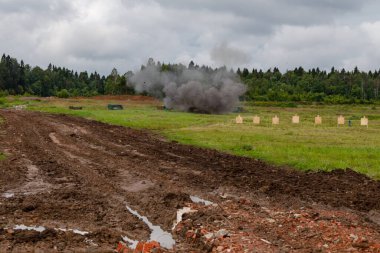 Moskova Bölgesi, Rusya - 25.07.2019: Rus Muhafızlarının Merkez Bölgesi askeri birliklerinin kimyasal koruma birimlerinin saha çıkışı Moskova bölgesinde ayrı bir operasyon tugayının eğitim sahasında gerçekleşti.