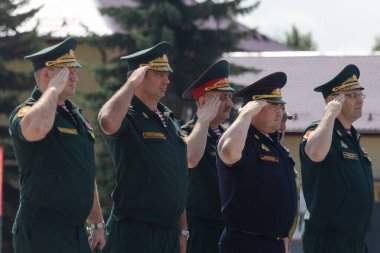 Moskova Bölgesi, Rusya - 08.08.2019: Rus Muhafız Komutanı General Viktor Zolotov, askeri birliklerin komutanları ve Rusya Milli Muhafız Birliklerinin birlikleriyle bir eğitim ve yöntembilim toplantısı düzenledi.