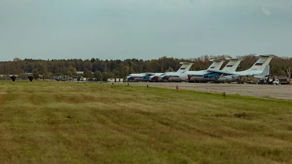 Región Kaluga Rusia 2019 Aeródromo Militar Con Oficiales Sobr Unidad —  Fotos de Stock